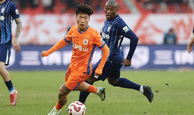 世界杯高清回放-意外吗？鲁能7号球衣迎来新主人，24岁国脚成为新赛季绝对主力！