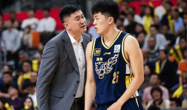 世界杯比赛视频-14分钟0分，比陈家政出场时间多，球迷：什么关系户能在广东混7年